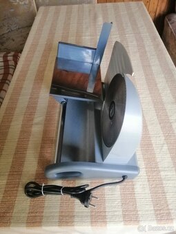 Kuchyňský elektrický kráječ - 13