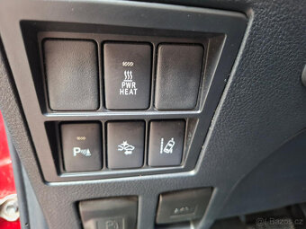 Toyota hilux 2,4 d4d automat 3/2018 max výbava - 13