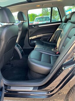 Škoda Superb combi 2.0 TDI 125 kw DSG.   MAXIMÁLNÍ VÝBAVA - 13