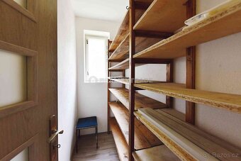 PRONÁJEM DOMU SE DVĚMA BYTY PO REKONST., 333 M2, NA POZEMKU - 13
