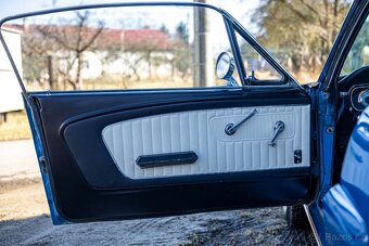 Ford Mustang Fastback - 13
