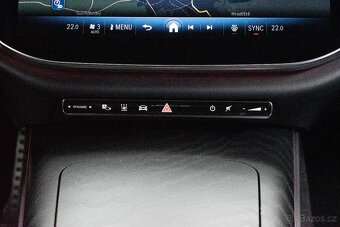 Mercedes-Benz E 220d AMG TAŽNÉ ZÁRUKA ČR 1.M - 13