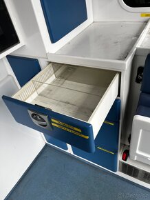 Merdeces Sprinter 3.0D 319 sanitka nebo obytňák - nová cena - 13