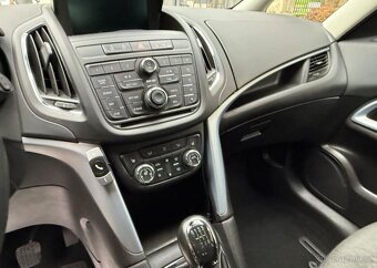 Opel Zafira 2,0 CDTi /121 Kw Tourer Active nafta - 13