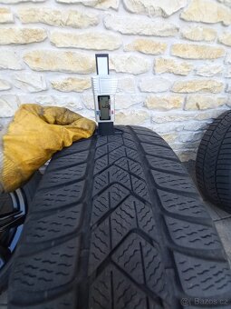 BMW X1 X2 zimní sada 18 Styling 566 Pirelli 225/50 - 13