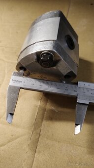 Štípač dříví 6 až 8 tun – hydraulické čerpadlo – NOVÉ - 13