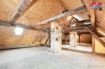 Prodej rodinného domu, 300 m², Plesná, ul. Farní - 13
