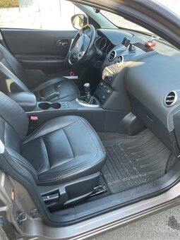 Nissan Qashqai +2 2,0i.  LPG do 2031 - 13