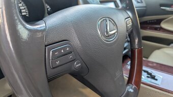 Lexus GS300 3.0 V6, 183 kW - 13