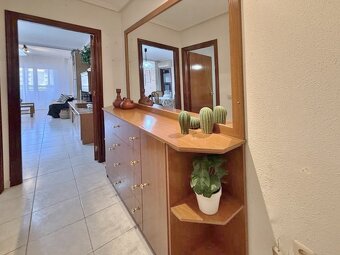 Na prodej prostorný apartmán 2+kk TORREVIEJA - 13