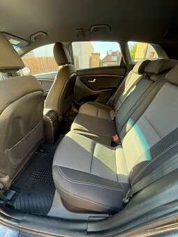 Hyundai i30 kombi - 13