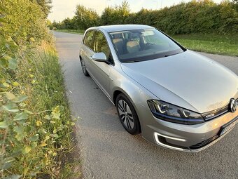 Nabízím zachovalý elektromobil VW E-Golf 85kW Tepelné čerpad - 13