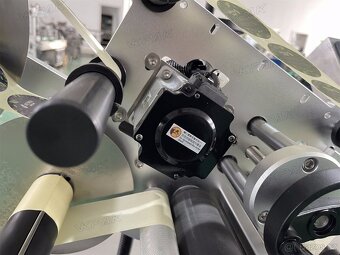 VK-TBL Automatický horní a dolní etiketovací stroj - 13