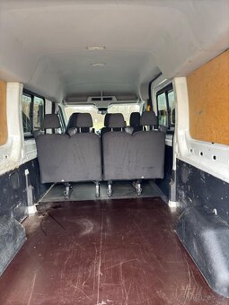 Ford Transit 7 míst - 13