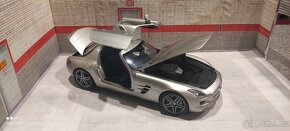 Mercedes Benz SLS amg 1:18 minichampsp - 13