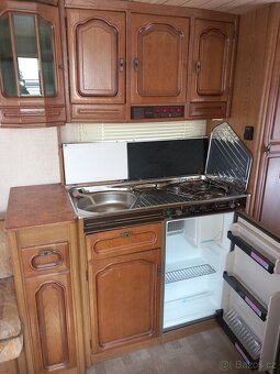 Prodám karavan bürstner Lux - 13