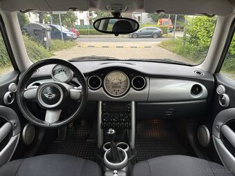 Mini Cooper One R50 1.6 85kW Najeto 105tis Klima ALU kola - 13
