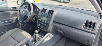 Volkswagen Golf 5 benzin 1,4 - 13