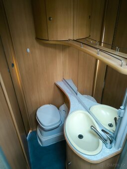 Karavan Dethleffs Camper - fr. postel, plnohodnotná koupelna - 13