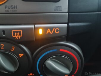 Daihatsu Sirion 4x4 1.3 16V, 64kW, 8/2006, klima - 13