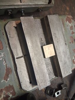 Křížový stůl - 13