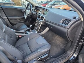 VOLVO V40 D4 2.0 140KW 2014 - 13