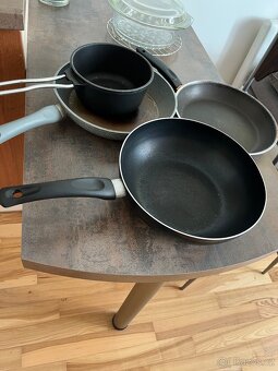 Závěsné kuchyňské zařízení a mnoho dalšího - 13