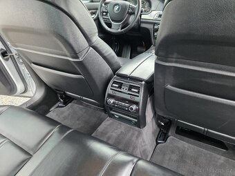 BMW Řada 7 740D X-Drive - 13