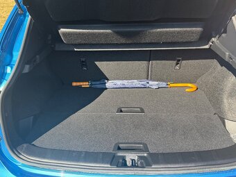 Nissan Qashqai 1,6 benzin 120kW. Rok2018 - 13