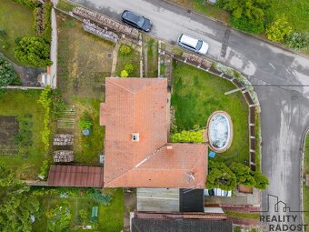 Prodej domu 4+1, 103m2, s garáží 27,8m2, zahradou 474m2, uli - 13