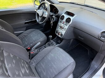 Opel Corsa 1.2i 63kW, ČR, 8/2014, 1.maj. jen 88tkm. - 13