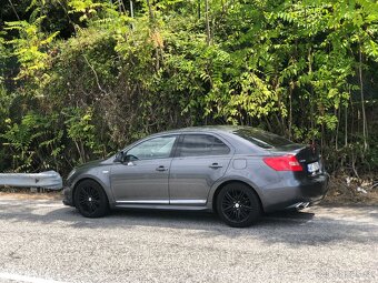 SUZUKI Kizashi 4X4 - 13