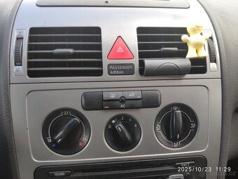 Volkswagen Touran 2.0i CNG, najeto jen 162.000 km - 13