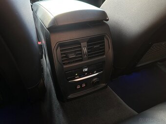 BMW Řada 3 G21 330i 190kW INDIVIDUAL AUT - 13