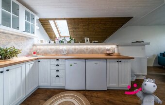 Prodej rodinného domu, dvougenerační 185 m2, pozemek 218 m2  - 13
