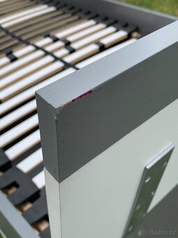 Jednolůžková postel s výsuvným šuplíkem a roštem - 13