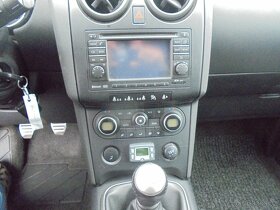 Nissan Qashqai 2.0  benzín 4X4 - 13