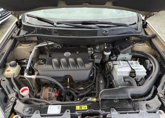 Nissan Qashqai 2.0i 4x4 benzín manuál 104 kw - 13