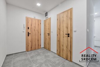 Pronájem bytu v os. vlast. 2+1+lodžie/57 m2 na ul. Nedbalova - 13