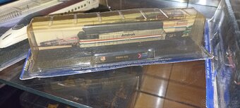 Modely vláčku a bagru - 13