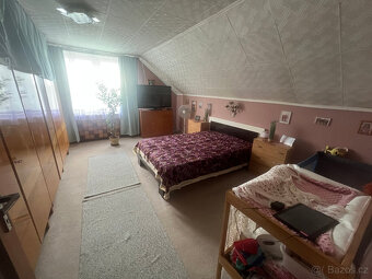 Prodej rodinného domu 7+1 Křinec, 210m², pozemek 619 m² - 13