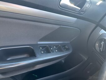 Volkswagen golf 5 Variant Sport TDI - 13