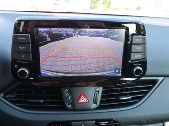 Hyundai i30 FB 1.0T-GDI 88kW FAMILY COMFORT ZÁRUKA - 13