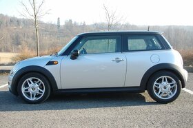 MINI Cooper 1,6D, najeto 115.000km , vynikající stav - 13
