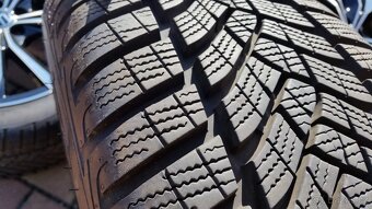 Zimní sada VOLKSWAGEN / ŠKODA 5x100 R18 pneu 215/45/18 4x9mm - 13