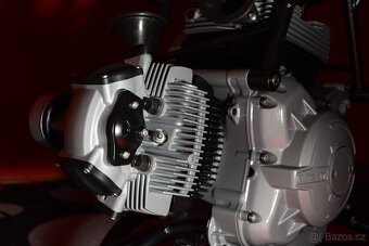 Unikátní stolek z motoru Ducati - 13