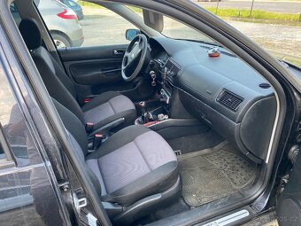 VW Golf 4, 1.4i 55 kW, r.v. 2001, manuál - 13