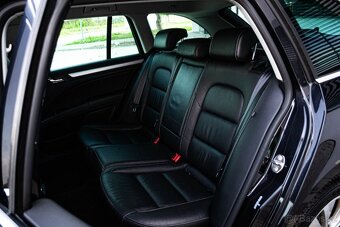 Škoda Superb Combi 2.0 TDI CR 170k Elegance DSG - 13