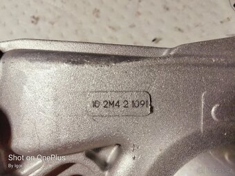 Vodňí čerpadlo, chlazeňí motoru. SKF VKPC 86419 - 13