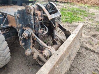 Kolový otočný bagr HITACHI ZX 160W - 13